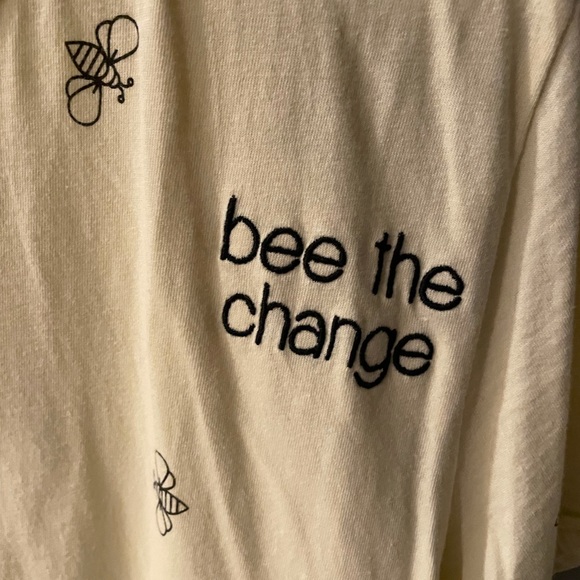 BEE the change T-shirt 🐝🐝 - Picture 2 of 3